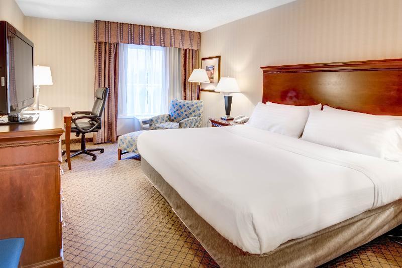 Holiday Inn Express & Suites West Long Branch - Eatontown By Ihg Exterior foto