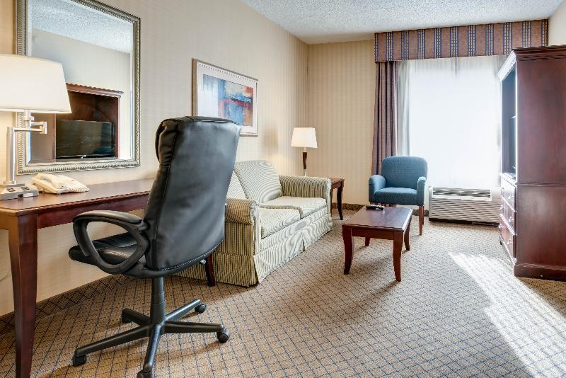 Holiday Inn Express & Suites West Long Branch - Eatontown By Ihg Exterior foto