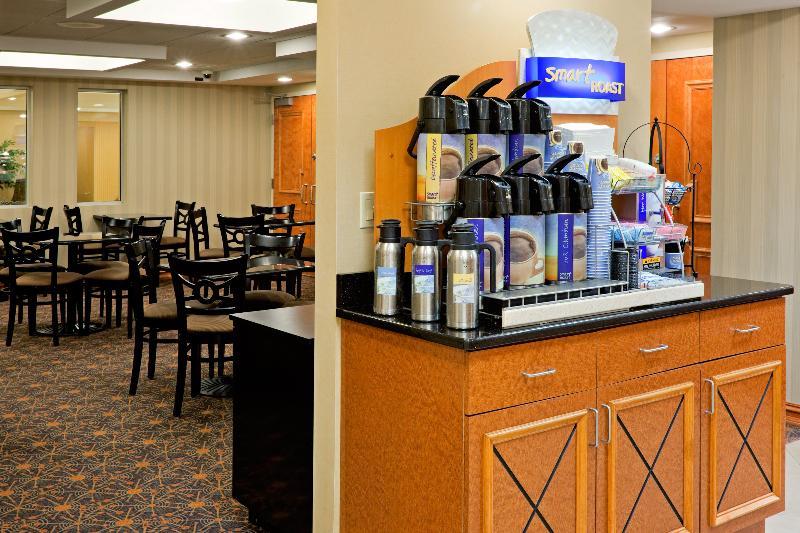 Holiday Inn Express & Suites West Long Branch - Eatontown By Ihg Exterior foto